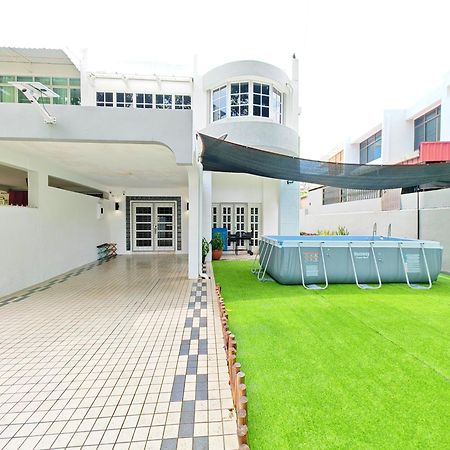 527 Beachhouse L 5 Bedroom With Swimming Pool - 3Min Walk To The Beach Tanjung Bungah  Bagian luar foto