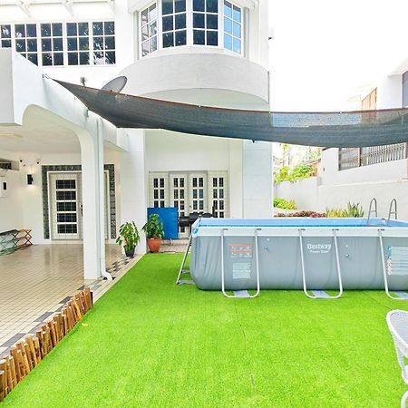 527 Beachhouse L 5 Bedroom With Swimming Pool - 3Min Walk To The Beach Tanjung Bungah  Bagian luar foto