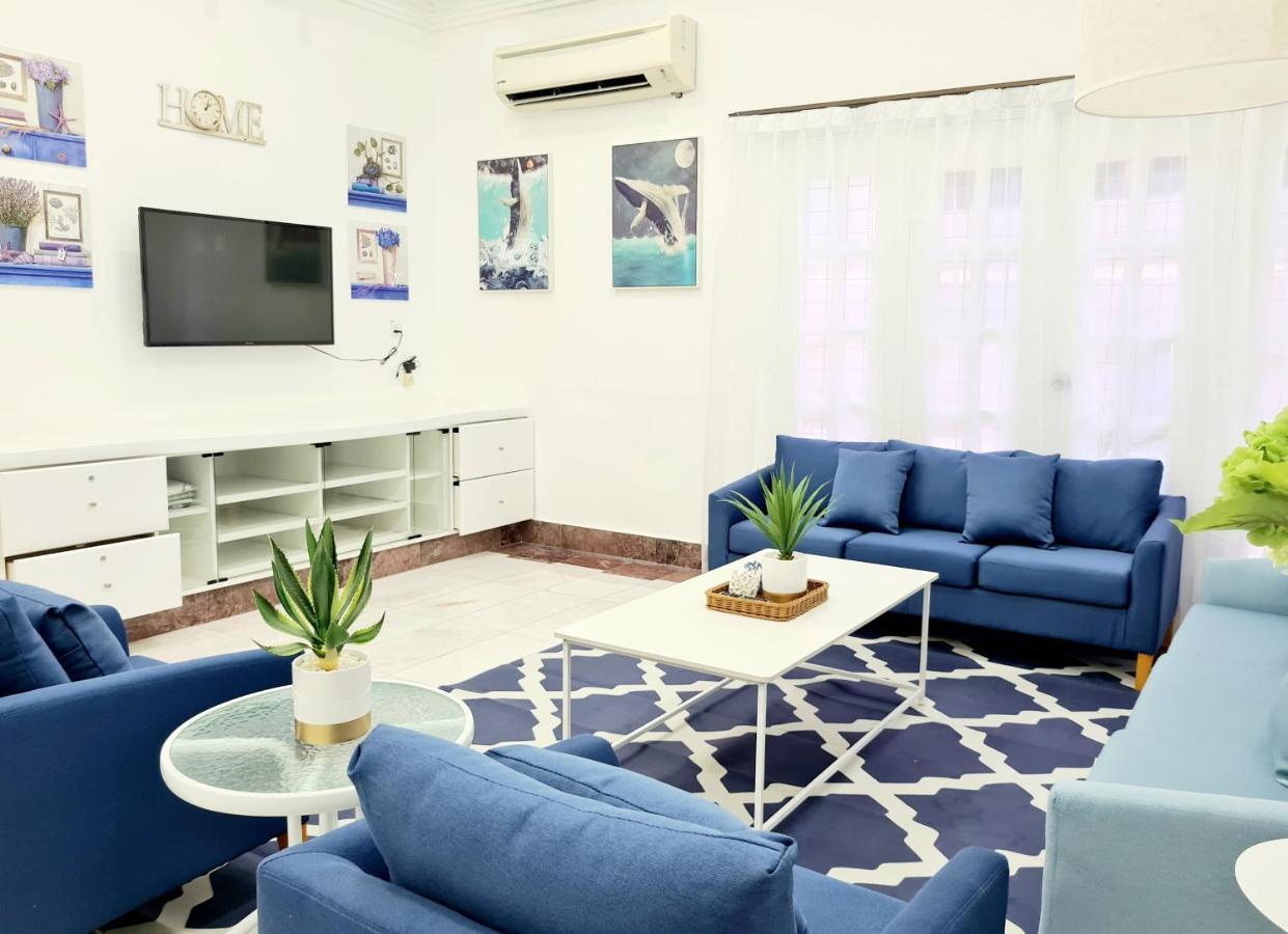 527 Beachhouse L 5 Bedroom With Swimming Pool - 3Min Walk To The Beach Tanjung Bungah  Bagian luar foto