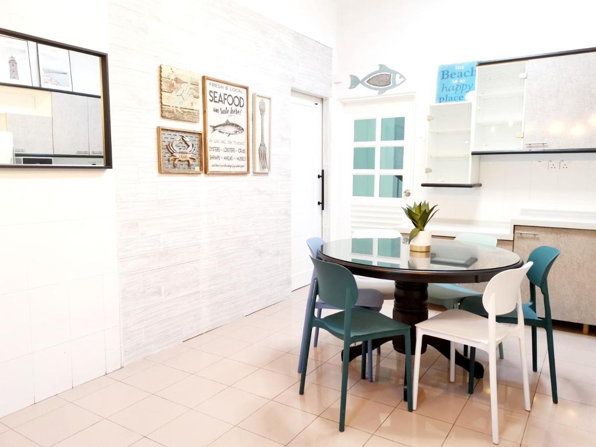 527 Beachhouse L 5 Bedroom With Swimming Pool - 3Min Walk To The Beach Tanjung Bungah  Bagian luar foto