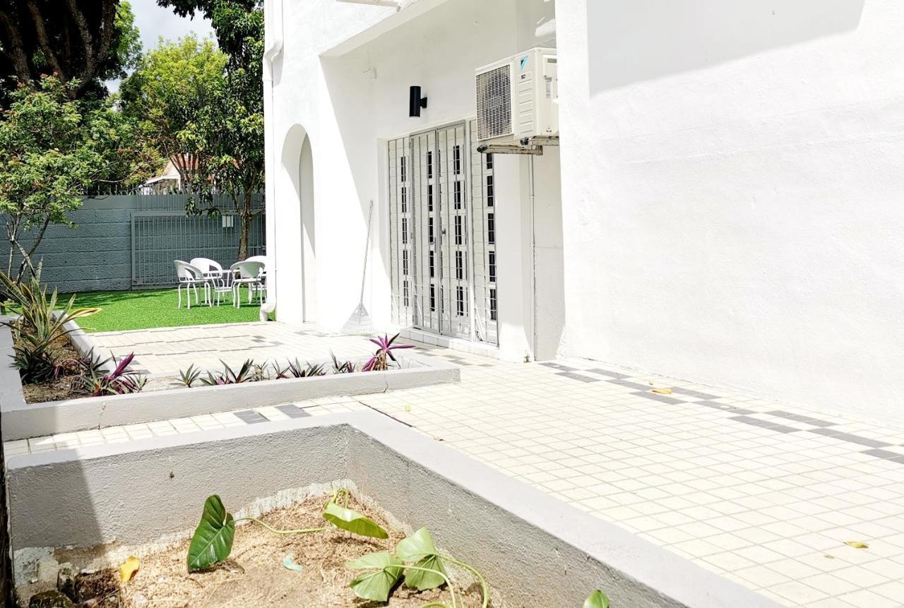 527 Beachhouse L 5 Bedroom With Swimming Pool - 3Min Walk To The Beach Tanjung Bungah  Bagian luar foto