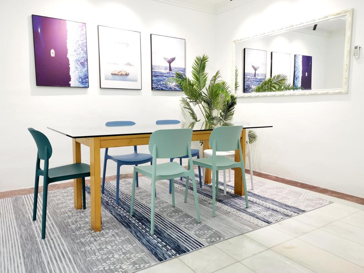 527 Beachhouse L 5 Bedroom With Swimming Pool - 3Min Walk To The Beach Tanjung Bungah  Bagian luar foto