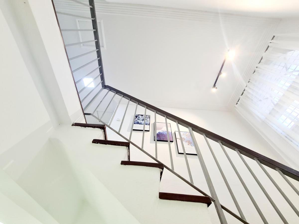 527 Beachhouse L 5 Bedroom With Swimming Pool - 3Min Walk To The Beach Tanjung Bungah  Bagian luar foto