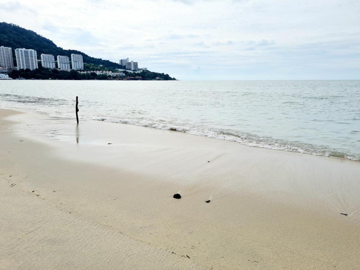 527 Beachhouse L 5 Bedroom With Swimming Pool - 3Min Walk To The Beach Tanjung Bungah  Bagian luar foto