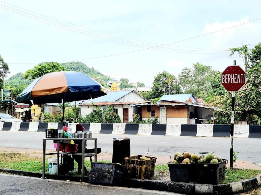 527 Beachhouse L 5 Bedroom With Swimming Pool - 3Min Walk To The Beach Tanjung Bungah  Bagian luar foto