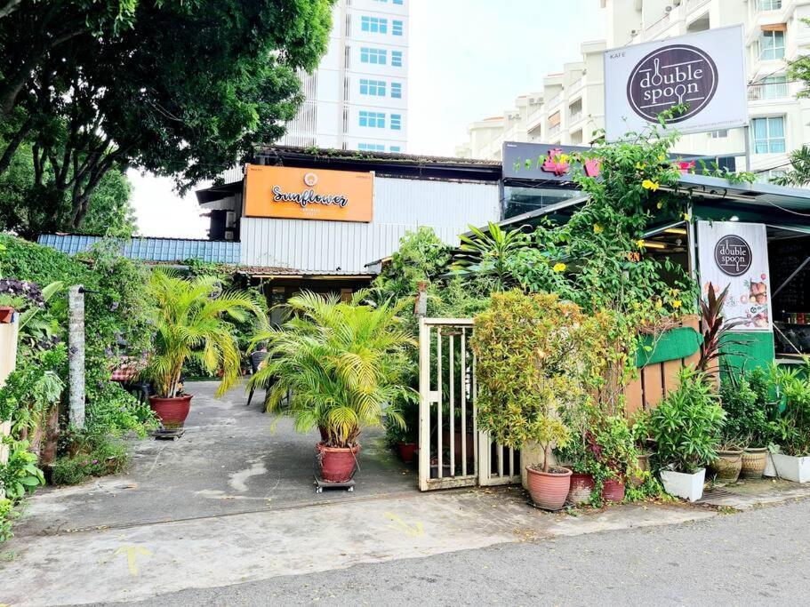527 Beachhouse L 5 Bedroom With Swimming Pool - 3Min Walk To The Beach Tanjung Bungah  Bagian luar foto